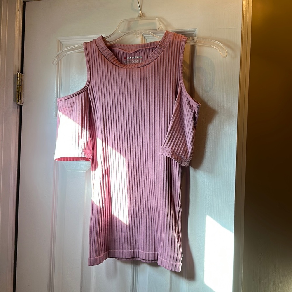 Open shoulder top